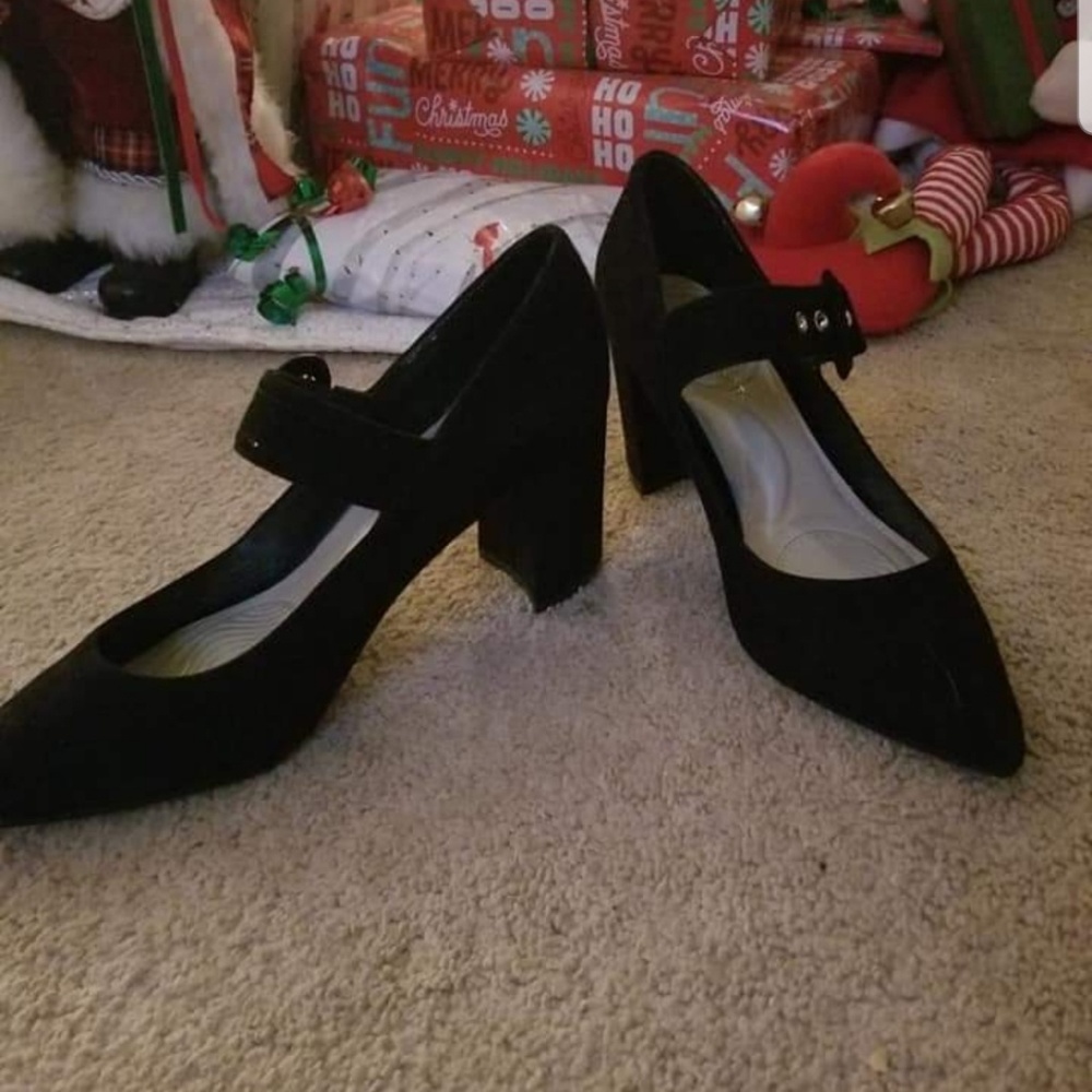 Black chunky heel with strap